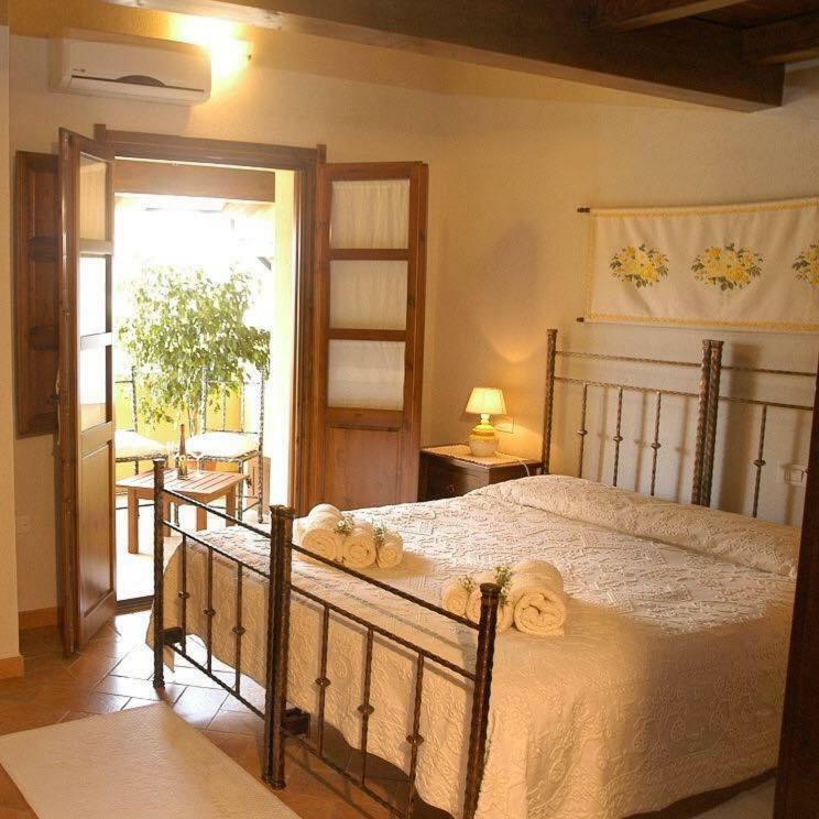Il Quinto Moro Hotel Arbus Ngoại thất bức ảnh